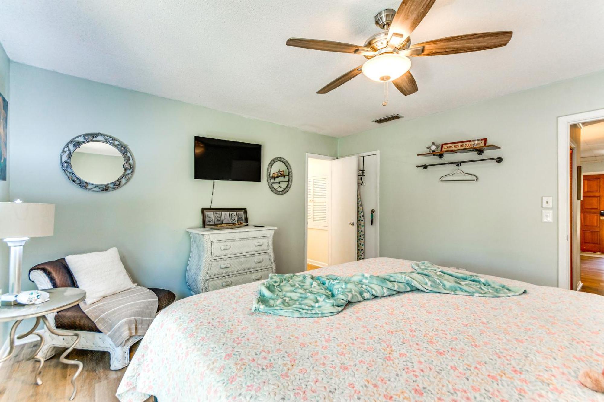 Fort Walton Coastal Retreat With Yard Walk To Beach Fort Walton Beach Kültér fotó